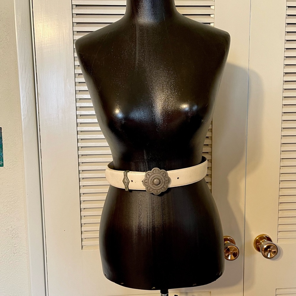 Ritz Uruguay Notch Rustic Medallion Belt